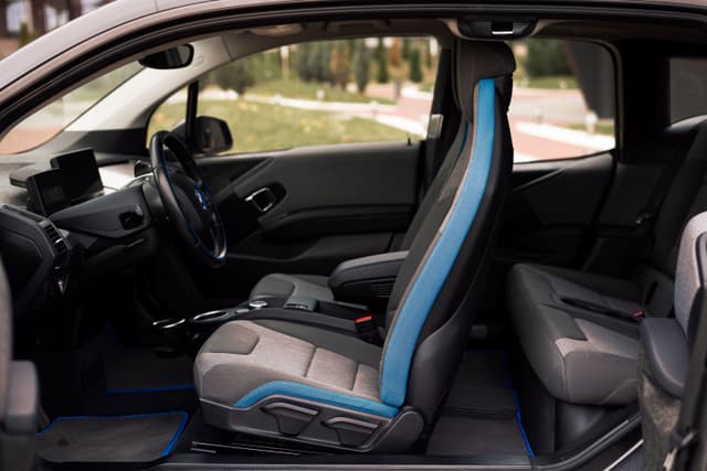 Suzuki Swift interior thumbnail 1