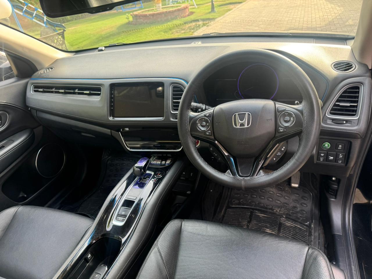 Honda Vezel Z Sensing gallery thumbnail 10