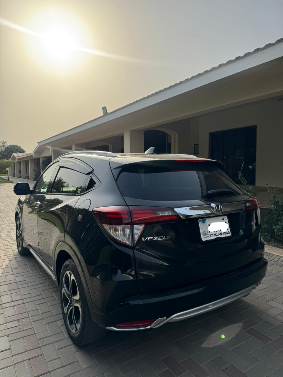 Honda Vezel Z Sensing gallery thumbnail 3