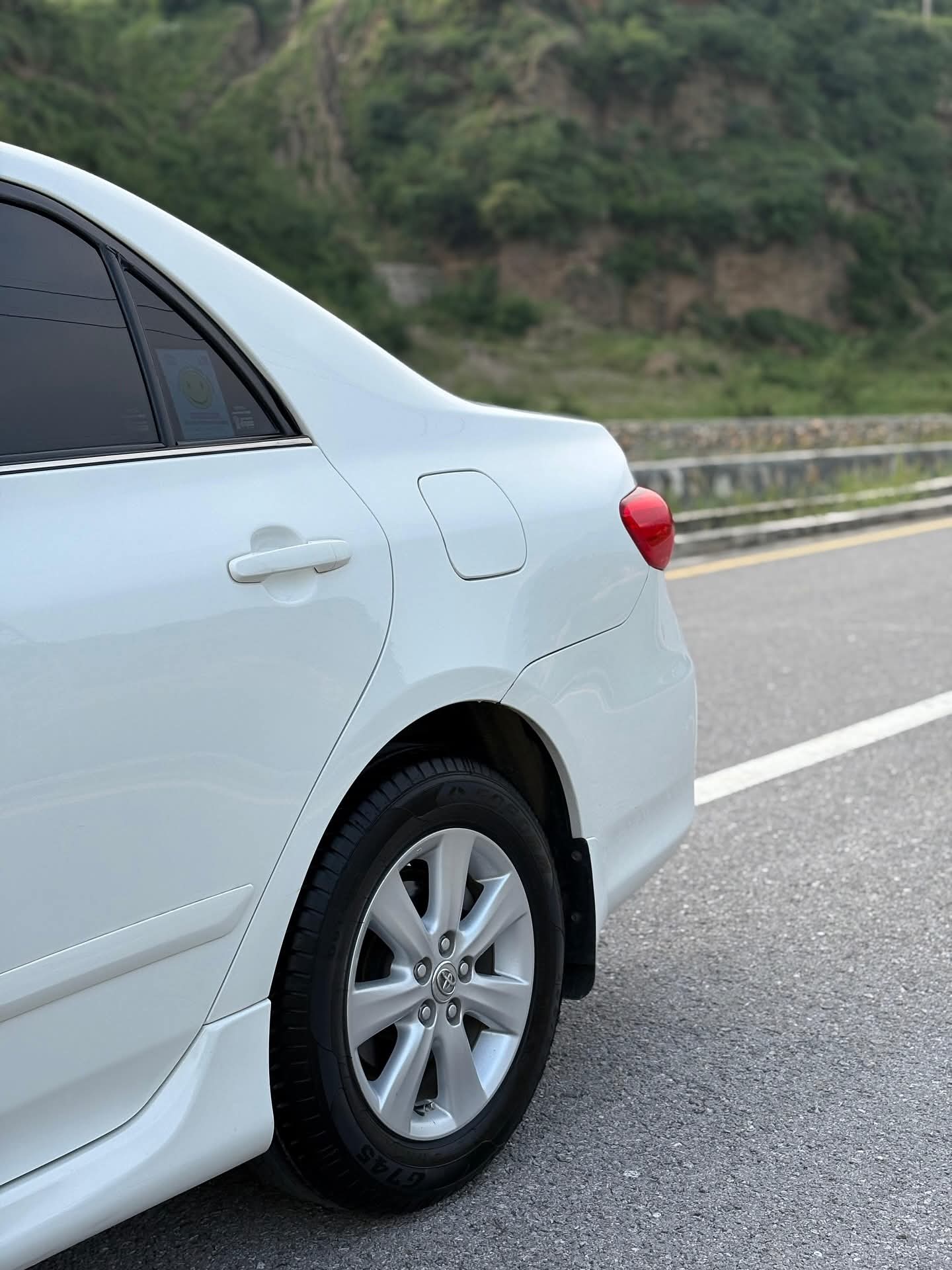Toyota Corolla gallery thumbnail 4